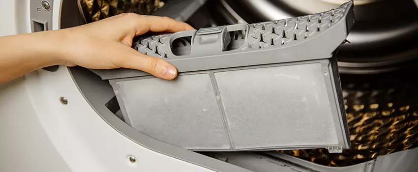 Signs Of A Clogged Dryer Lint Trap in Los Lunas, New Mexico